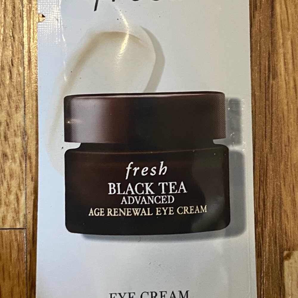 Tarte Cosmetic Pouch With Samples New - Picture 6 of 15